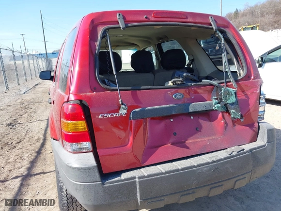 2005 Ford Escape XLS Value with VIN 1FMYU92Z95KB05652, listed as a IAAI auction lot 41782132 with 181,190 mi miles. Bid and sale history available at carsss.com. Image 6.