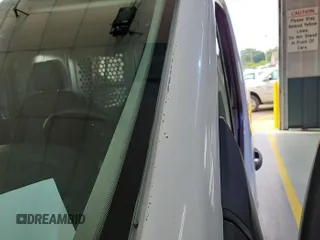 2017 Ford Transit z VIN 1FTYE1ZM7HKA10220, wystawiony jako IAAI lot #42905382 z przebiegiem 143 262 mil mil oraz . Historia ofert i sprzedaży dostępna na DreamBid. Obrazek 25.