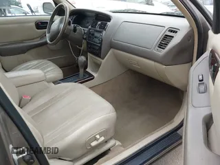 1998 Toyota Avalon XL with VIN 4T1BF18B5WU274472, listed as a IAAI auction lot 42188432 with 250,360 mi miles and . Bid and sale history available at DreamBid. Image 5.