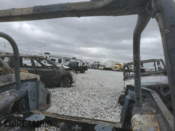 2013 Jeep Wrangler Rubicon 10th Anniversary z VIN 1C4BJWCG9DL555910, wystawiony jako Copart lot #51588595 z przebiegiem Nie podano mil oraz Szkoda całkowita • Salvage title. Historia ofert i sprzedaży dostępna na DreamBid. Obrazek 10.