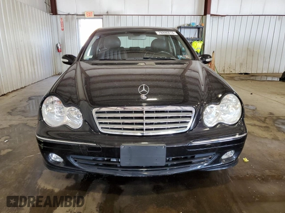 2005 Mercedes-Benz C 240 z VIN WDBRF81J45F567066, wystawiony jako Copart lot #41700715 z przebiegiem 150 234 mil mil oraz Szkoda całkowita • Salvage title. Historia ofert i sprzedaży dostępna na DreamBid. Obrazek 5.