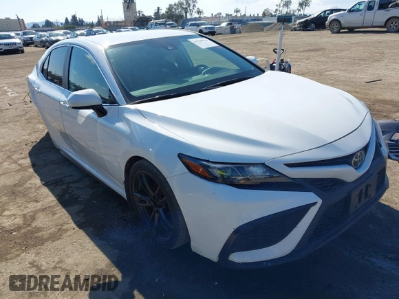 2021 Toyota Camry SE Nightshade with VIN 4T1G11AK7MU498046, listed as a IAAI auction lot 41539916 with 238,706 mi miles. Bid and sale history available at carsss.com. Image 1.
