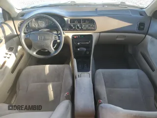 1994 Honda Accord LX w/ABS with VIN JHMCD5634RC061099, listed as a Copart auction lot 83488354 with 208,488 mi miles and Salvage Title. Bid and sale history available at carsss.com. Image 8.