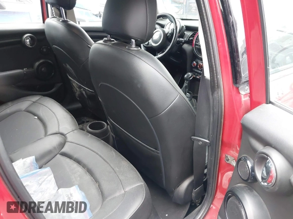 2015 MINI Hardtop 4 Door with VIN WMWXS5C59FT832549, listed as a IAAI auction lot 42106686 with 149,358 mi miles and . Bid and sale history available at DreamBid. Image 8.