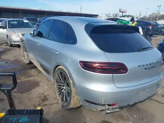 2015 Porsche Macan Turbo z VIN WP1AF2A5XFLB95717, wystawiony jako IAAI lot #41354991 z przebiegiem 122 663 mil mil oraz . Historia ofert i sprzedaży dostępna na DreamBid. Obrazek 3.