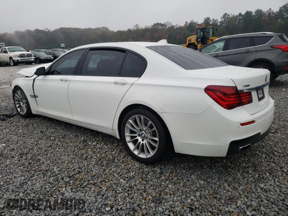 2015 BMW 7 Series 740Li xDrive with VIN WBAYF4C56FD873962, listed as a Copart auction lot 81547544 with 0 mi miles and Salvage Title. Bid and sale history available at carsss.com. Image 2.