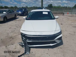 2025 Hyundai Elantra SE with VIN KMHLL4DG9SU861154, listed as a IAAI auction lot 42591870 with 7,070 mi miles and . Bid and sale history available at DreamBid. Image 12.