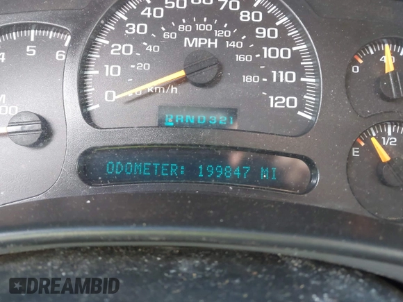 2005 Chevrolet Suburban Z71 z VIN 3GNFK16Z15G142075, wystawiony jako IAAI lot #42172902 z przebiegiem 199 847 mil mil oraz . Historia ofert i sprzedaży dostępna na DreamBid. Obrazek 7.