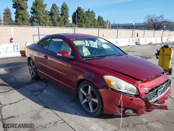 2011 Volvo C70 with VIN YV1672MC5BJ107798, listed as a IAAI auction lot 41830586 with NaN miles. Bid and sale history available at carsss.com. Image 6.