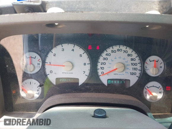 2002 Dodge 1500 z VIN 3D7HA18N52G164550, wystawiony jako IAAI lot #42293158 z przebiegiem 208 291 mil mil oraz . Historia ofert i sprzedaży dostępna na DreamBid. Obrazek 7.