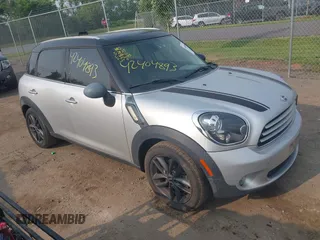 2012 MINI Countryman z VIN WMWZB3C5XCWM30143, wystawiony jako IAAI lot #42404893 z przebiegiem 143 836 mil mil oraz . Historia ofert i sprzedaży dostępna na DreamBid. Obrazek 1.