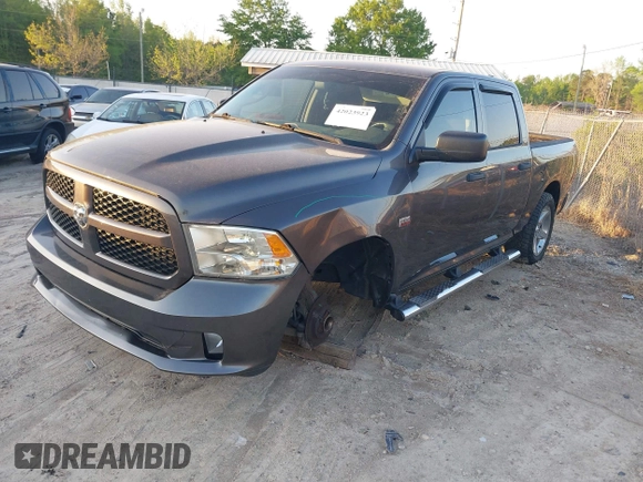 2015 Ram 1500 Express z VIN 1C6RR6KT8FS542426, wystawiony jako IAAI lot #42023923 z przebiegiem 135 580 mil mil oraz . Historia ofert i sprzedaży dostępna na DreamBid. Obrazek 2.