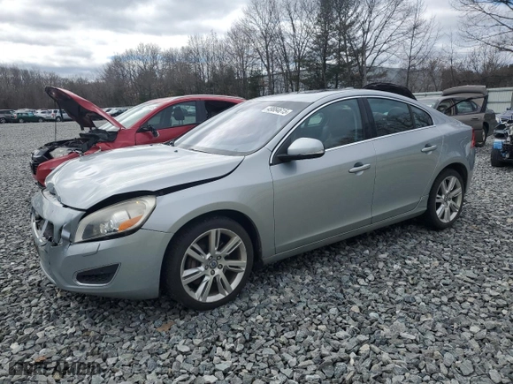 2013 Volvo S60 T5 Premier with VIN YV1612FS3D1220822, listed as a Copart auction lot 49884615 with 94,945 mi miles and Clean Title. Bid and sale history available at carsss.com. Image 1.