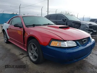 2002 Ford Mustang GT Deluxe with VIN 1FAFP42X92F200811, listed as a IAAI auction lot 41778205 with 107,187 mi miles. Bid and sale history available at carsss.com. Image 1.
