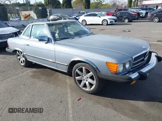 1985 Mercedes-Benz 380 z VIN WDBBA45C5FA029222, wystawiony jako IAAI lot #41658132 z przebiegiem 129 548 mil mil oraz . Historia ofert i sprzedaży dostępna na DreamBid. Obrazek 1.