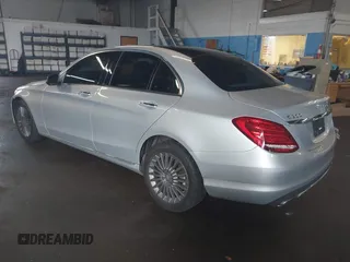 2015 Mercedes-Benz C 300 Luxury with VIN 55SWF4KB1FU087558, listed as a IAAI auction lot 41904253 with 82,901 mi miles and . Bid and sale history available at carsss.com. Image 3.