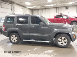 2010 Jeep Liberty Sport с VIN 1J4PN2GK5AW135468, выставлен на аукционе IAAI как лот 42763641 с пробегом 110 650 миль миль и . История ставок и продаж доступна на DreamBid. Изображение 13.