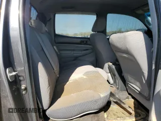 2013 Toyota Tacoma z VIN 3TMLU4EN0DM129808, wystawiony jako Copart lot #50353125 z przebiegiem 231 750 mil mil oraz Szkoda całkowita • Salvage title. Historia ofert i sprzedaży dostępna na DreamBid. Obrazek 10.