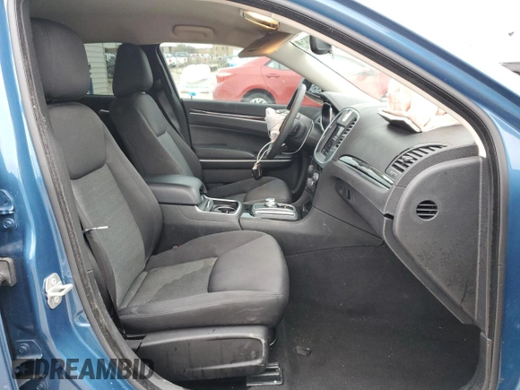 2023 Chrysler 300 Touring with VIN 2C3CCAAG4PH648702, listed as a Copart auction lot 44999615 with 20,464 mi miles and Clean Title. Bid and sale history available at DreamBid. Image 7.
