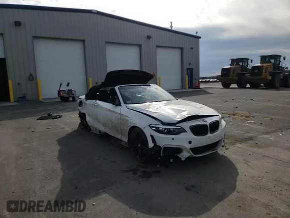 2020 BMW M2 z VIN WBA2N3C08L7E28563, wystawiony jako Copart lot #43156033 z przebiegiem Nie podano mil oraz . Historia ofert i sprzedaży dostępna na DreamBid. Obrazek 11.
