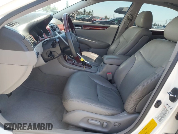 2003 Lexus ES 300 with VIN JTHBF30G130108328, listed as a Copart auction lot 51661795 with 138,204 mi miles and Salvage Title. Bid and sale history available at DreamBid. Image 7.