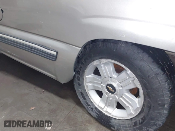 1999 Chevrolet Silverado 1500 LT with VIN 1GCEK14T8XE192646, listed as a IAAI auction lot 41777519 with 289,532 mi miles. Bid and sale history available at carsss.com. Image 18.