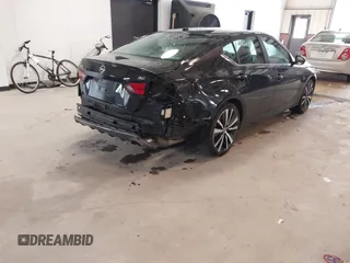 2019 Nissan Altima 2.5 SR with VIN 1N4BL4CV4KC164888, listed as a IAAI auction lot 41712623 with 92,949 mi miles. Bid and sale history available at carsss.com. Image 4.
