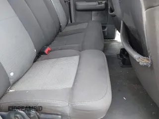 2006 Ford F-150 STX z VIN 1FTRX12W86NA01130, wystawiony jako IAAI lot #41690557 z przebiegiem 261 315 mil mil oraz . Historia ofert i sprzedaży dostępna na DreamBid. Obrazek 8.