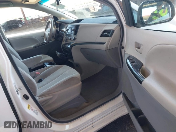 2012 Toyota Sienna LE AAS with VIN 5TDKK3DC4CS274117, listed as a IAAI auction lot 42008690 with 205,353 mi miles. Bid and sale history available at carsss.com. Image 5.