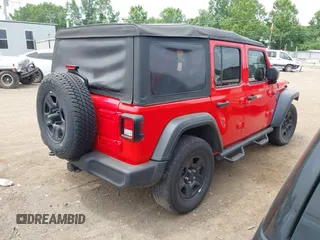 2018 Jeep Wrangler Unlimited Sport S z VIN 1C4HJXDG9JW169755, wystawiony jako IAAI lot #42686267 z przebiegiem 110 948 mil mil oraz . Historia ofert i sprzedaży dostępna na DreamBid. Obrazek 4.