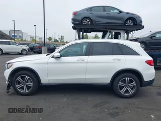 2019 Mercedes-Benz GLC 300 z VIN WDC0G4JB8KV182470, wystawiony jako IAAI lot #42429983 z przebiegiem 84 285 mil mil oraz . Historia ofert i sprzedaży dostępna na DreamBid. Obrazek 14.