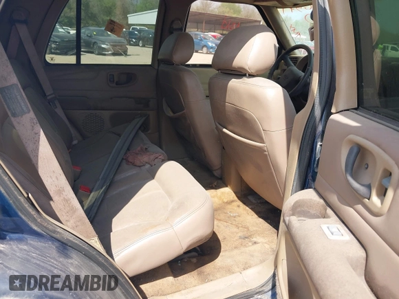 1999 Chevrolet Blazer LS z VIN 1GNCS13W1X2120019, wystawiony jako IAAI lot #41766379 z przebiegiem Nie podano mil oraz . Historia ofert i sprzedaży dostępna na DreamBid. Obrazek 8.