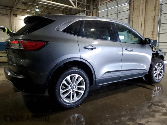 2022 Ford Escape SE with VIN 1FMCU9G63NUA06046, listed as a Copart auction lot 46512455 with 28,740 mi miles and Clean Title. Bid and sale history available at DreamBid. Image 3.