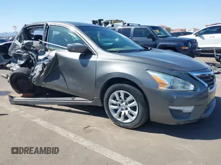 2014 Nissan Altima S with VIN 1N4AL3AP2EN334894, listed as a IAAI auction lot 41761285 with 138,636 mi miles and . Bid and sale history available at carsss.com. Image 1.