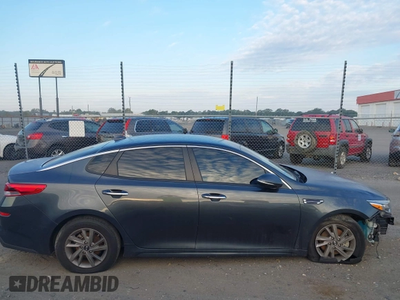 2020 Kia Optima LX with VIN 5XXGT4L30LG423750, listed as a IAAI auction lot 40321560 with 81,957 mi miles. Bid and sale history available at carsss.com. Image 13.