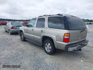2002 Chevrolet Tahoe LT with VIN 1GNEC13Z82R273092, listed as a IAAI auction lot 41927418 with 230,416 mi miles. Bid and sale history available at carsss.com. Image 3.