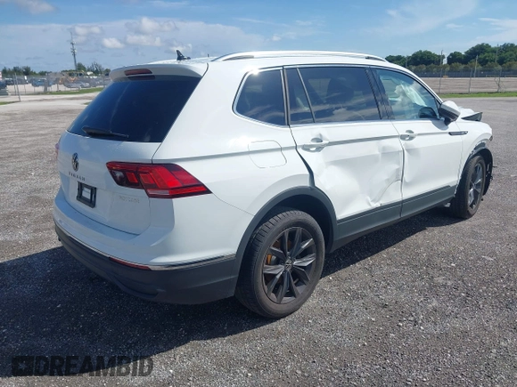 2024 Volkswagen Tiguan SE z VIN 3VV3B7AX3RM120298, wystawiony jako IAAI lot #41862454 z przebiegiem Nie podano mil oraz . Historia ofert i sprzedaży dostępna na DreamBid. Obrazek 4.