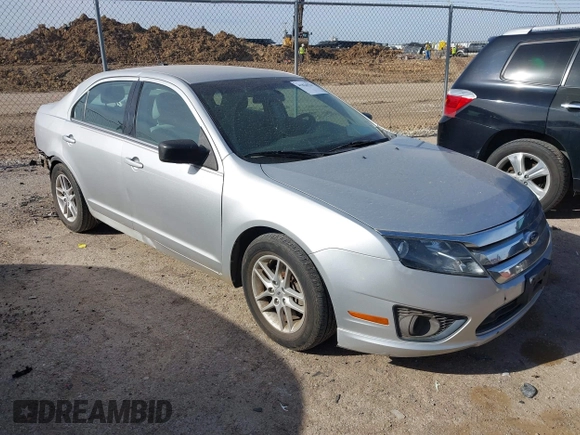 2012 Ford Fusion S with VIN 3FAHP0GA2CR143572, listed as a IAAI auction lot 41826526 with 199,083 mi miles. Bid and sale history available at carsss.com. Image 1.