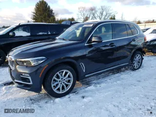 2021 BMW X5 xDrive40i with VIN 5UXCR6C06M9H35683, listed as a Copart auction lot 87386054 with 33,331 mi miles and Salvage Title. Bid and sale history available at carsss.com. Image 1.