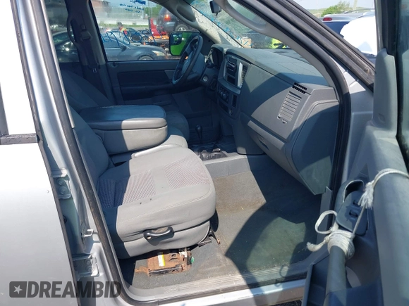2007 Dodge 2500 SLT z VIN 1D7KS28A17J582602, wystawiony jako IAAI lot #42087956 z przebiegiem 255 630 mil mil oraz . Historia ofert i sprzedaży dostępna na DreamBid. Obrazek 5.