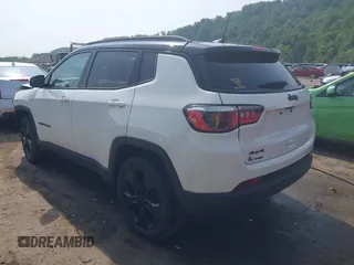 2020 Jeep Compass Latitude z VIN 3C4NJDBB6LT157841, wystawiony jako IAAI lot #42484052 z przebiegiem 52 610 mil mil oraz . Historia ofert i sprzedaży dostępna na DreamBid. Obrazek 3.