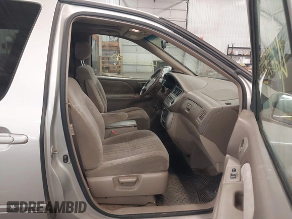 2001 Toyota Sienna LE z VIN 4T3ZF13C31U324428, wystawiony jako IAAI lot #42238030 z przebiegiem 209 762 mil mil oraz . Historia ofert i sprzedaży dostępna na DreamBid. Obrazek 5.