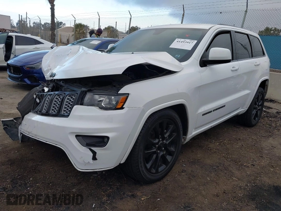 2018 Jeep Grand Cherokee Altitude with VIN 1C4RJEAGXJC153479, listed as a IAAI auction lot 41493917 with 83,589 mi miles. Bid and sale history available at carsss.com. Image 2.