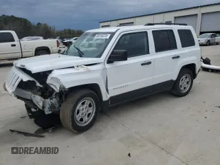 2015 Jeep Patriot Sport z VIN 1C4NJPBB4FD401580, wystawiony jako Copart lot #50240235 z przebiegiem 100 005 mil mil oraz Szkoda całkowita • Salvage title. Historia ofert i sprzedaży dostępna na DreamBid. Obrazek 1.