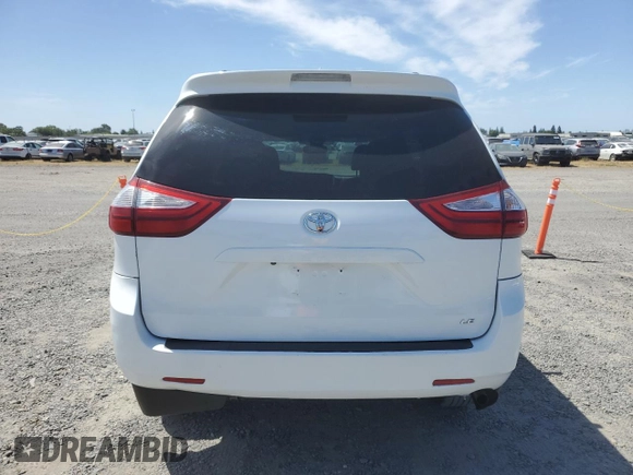2018 Toyota Sienna LE Auto Access Seat with VIN 5TDKZ3DC0JS944349, listed as a Copart auction lot 58276595 with 72,725 mi miles and Salvage title. Bid and sale history available at DreamBid. Image 6.