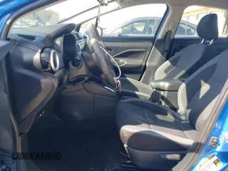 2023 Nissan Versa SV z VIN 3N1CN8EVXPL820278, wystawiony jako Copart lot #51494595 z przebiegiem 60 923 mil mil oraz Szkoda całkowita • Salvage title. Historia ofert i sprzedaży dostępna na DreamBid. Obrazek 7.