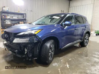2021 Nissan Rogue SV z VIN 5N1AT3BB8MC718696, wystawiony jako Copart lot #46076004 z przebiegiem 46 357 mil mil oraz Szkoda całkowita • Salvage title. Historia ofert i sprzedaży dostępna na DreamBid. Obrazek 1.