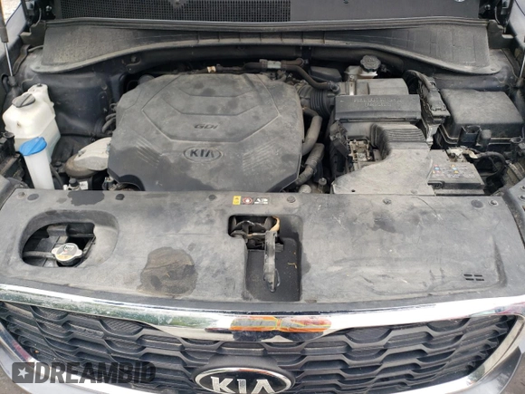 2019 Kia Sorento LX z VIN 5XYPG4A57KG486895, wystawiony jako Copart lot #58470815 z przebiegiem 151 217 mil mil oraz Czysty tytuł • Clean title. Historia ofert i sprzedaży dostępna na DreamBid. Obrazek 12.