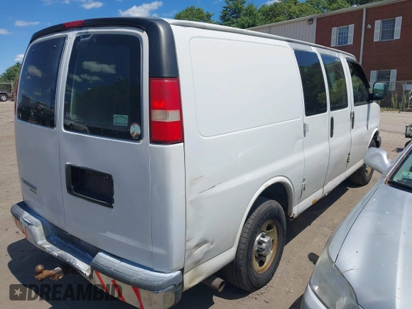 2010 Chevrolet Express Cargo z VIN 1GCZGFBA9A1110682, wystawiony jako IAAI lot #42746096 z przebiegiem 283 440 mil mil oraz . Historia ofert i sprzedaży dostępna na DreamBid. Obrazek 4.