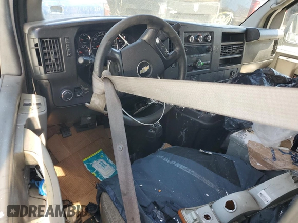 2012 Chevrolet Express Cargo z VIN 1GCWGFCA3C1155900, wystawiony jako Copart lot #42517515 z przebiegiem Nie podano mil oraz Szkoda całkowita • Salvage title. Historia ofert i sprzedaży dostępna na DreamBid. Obrazek 8.